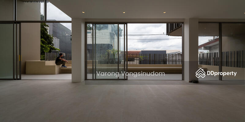 ขาย - ( ขาย ) บ้านเดี่ยว 4 ชั้น Luxury Residential home office รัชดา 32, กรุงเทพ