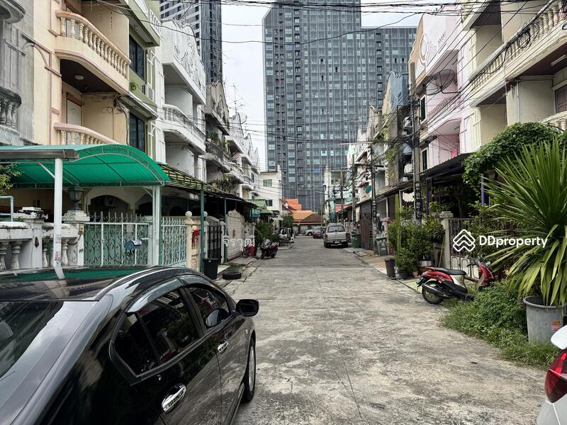 ขาย - ทาวน์เฮ้าส์ 3 ชั้น ซ.ลาซาล 1, กรุงเทพ