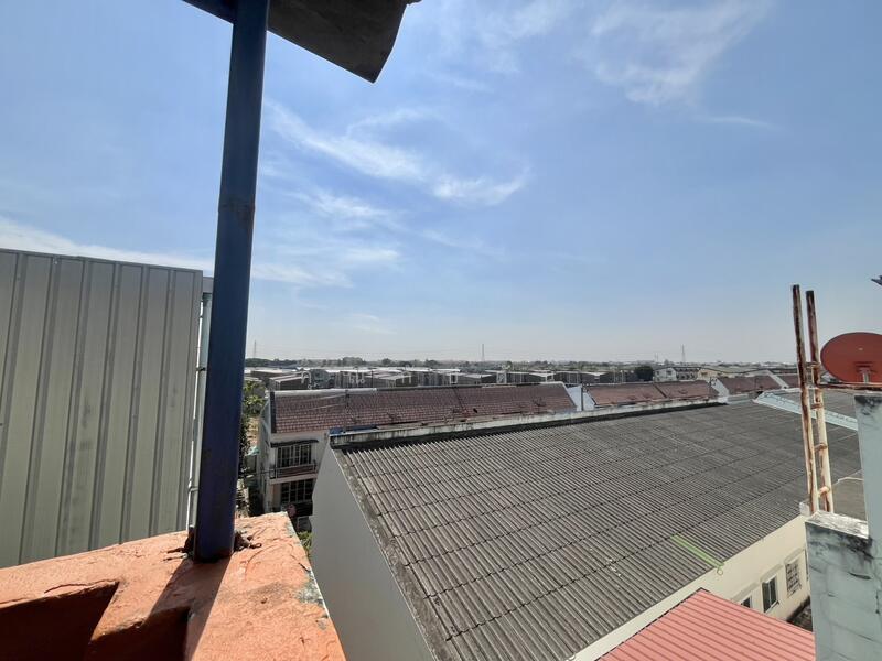 For Sale - ทำเลทอง เข้าออกได้ 2 เส้นทาง!!! ขาย อาคารพาณิชย์ ในซอยเพชรเกษม81 ตึก 3 ชั้นครึ่ง หลังมุม, Bangkok