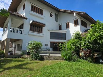 ขาย - ขายบ้านเดี่ยว 3 ชั้น เล่นระดับ 3 ห้องนอน 86/5 ซอยสุขุมวิท 56 แยก 3-1, กรุงเทพ