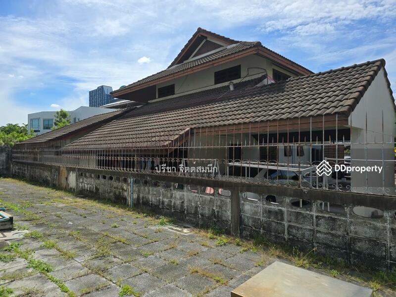For Sale - 3-storey detached house for sale, split level, 3 bedrooms, 86/5 Sukhumvit Soi 56 Yaek 3-1, Bangkok