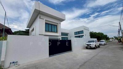 ขาย - พูลวิลล่า Modern Luxury จอมเทียน พัทยา, ชลบุรี