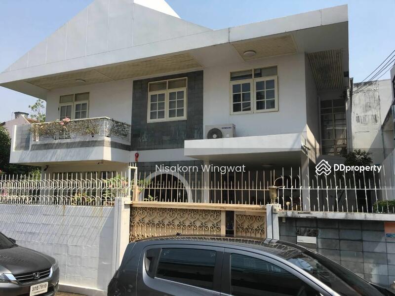 For Sale - 4-Bedroom House, Bangkok