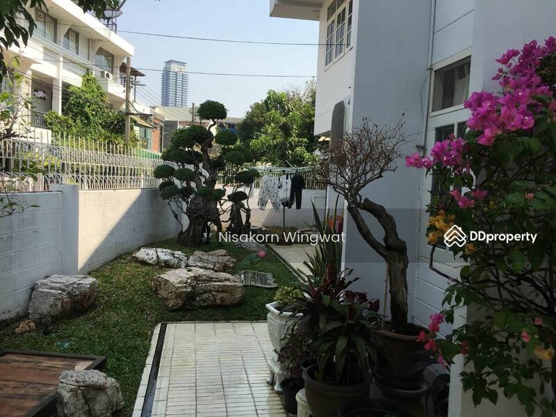 For Sale - 4-Bedroom House, Bangkok