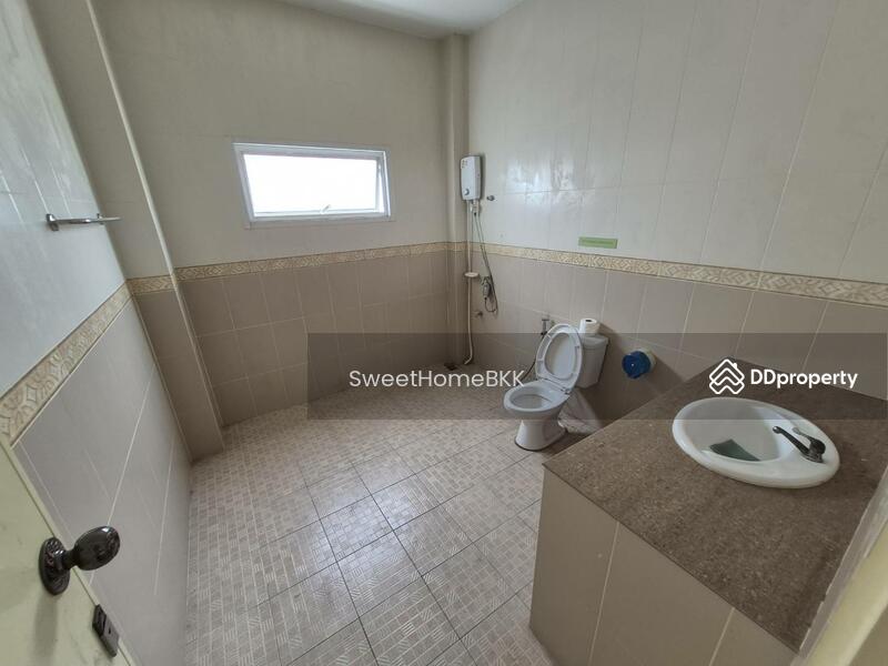 For Rent - ให้เช่า โกดัง1ไร่ พร้อมออฟฟิศ3ชั้น พื้นที่ใช้สอย1460ตรม. ซอยสวนหลวง2, Samut Sakhon