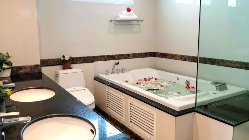 Piyathip Place, bangkok, 24 Soi Prommitr, Khlong Tan Nua, Watthana, Bangkok, 4 Bedrooms, 375 sqm, Condo For Rent, by Beyond360, 60158833 - DDproperty.com