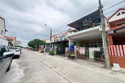 ขาย - ขายทาวน์เฮาส์ 21 ตร.ว.หมู่บ้าน ณ นนท์ บางบัวทอง ใกล้ MRT บางไผ่ ทำเลดีเยี่ยม, นนทบุรี