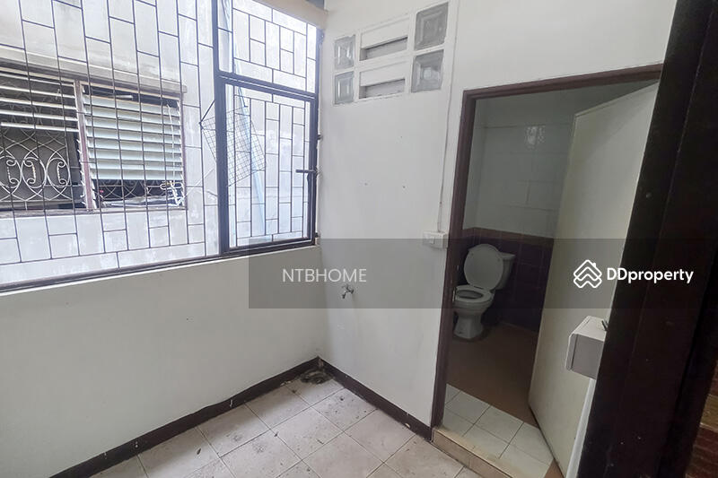 For Rent - อาคารพาณิชย์ 3 ชั้น รัตนาธิเบศร์ ซอย 1/3 แยก 1, Nonthaburi