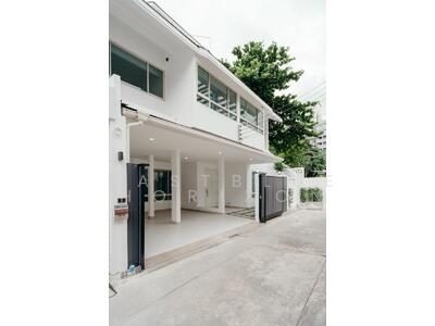 ขาย - Townhouse Area Sukhumvit 15, กรุงเทพ