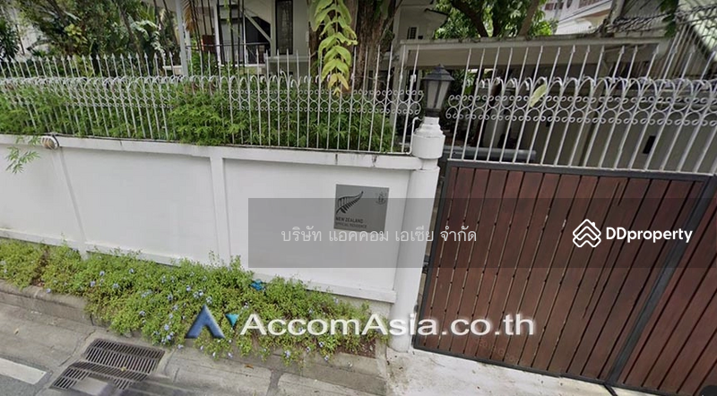 ให้เช่า - Private Swimming Pool 3 Bedrooms House for Rent in Ploenchit, Bangkok near BTS Chitlom, กรุงเทพ