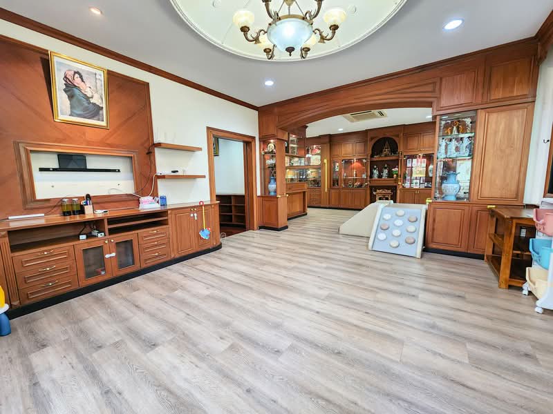 For Sale - บ้านเดี่ยว 2 ชั้น หลังใหญ่ พร้อมสวนกว้าง บนพื้นที่ 156.4 ตร.ว. พื้นที่ใช้สอยกว่า 600 ตร.ม., Samut Prakan