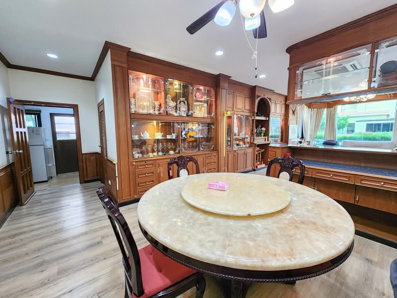 ขาย - บ้านเดี่ยว 2 ชั้น หลังใหญ่ พร้อมสวนกว้าง บนพื้นที่ 156.4 ตร.ว. พื้นที่ใช้สอยกว่า 600 ตร.ม., สมุทรปราการ