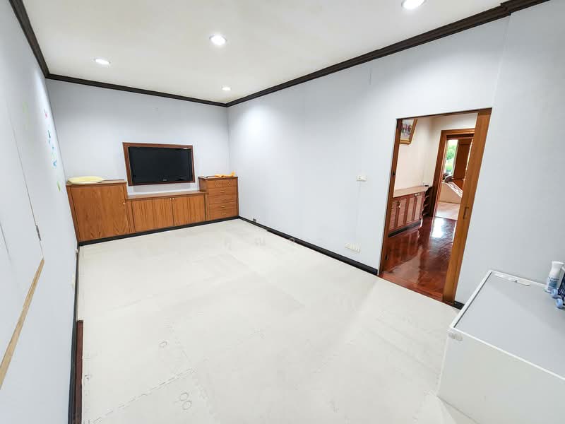 ขาย - บ้านเดี่ยว 2 ชั้น หลังใหญ่ พร้อมสวนกว้าง บนพื้นที่ 156.4 ตร.ว. พื้นที่ใช้สอยกว่า 600 ตร.ม., สมุทรปราการ