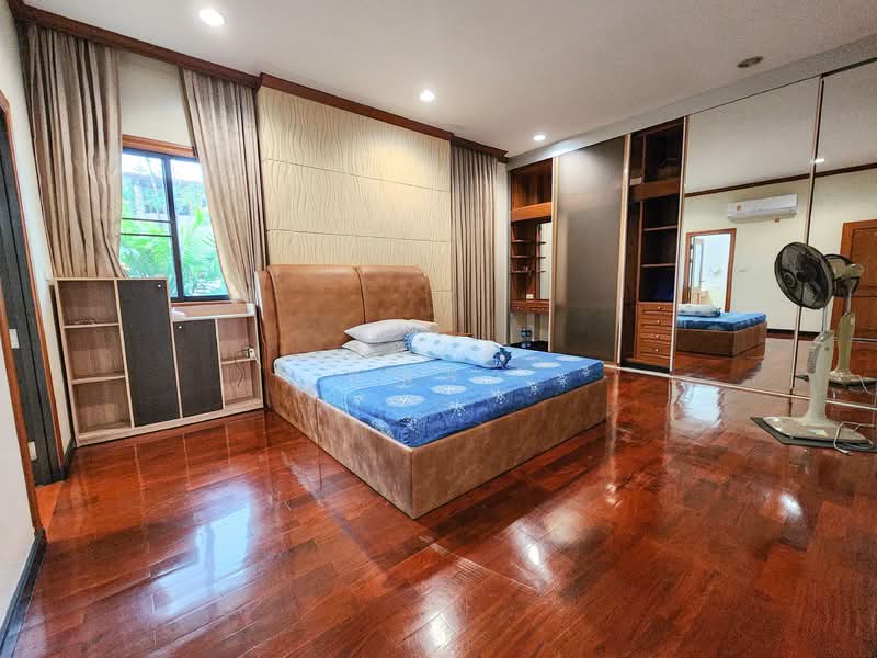 ขาย - บ้านเดี่ยว 2 ชั้น หลังใหญ่ พร้อมสวนกว้าง บนพื้นที่ 156.4 ตร.ว. พื้นที่ใช้สอยกว่า 600 ตร.ม., สมุทรปราการ