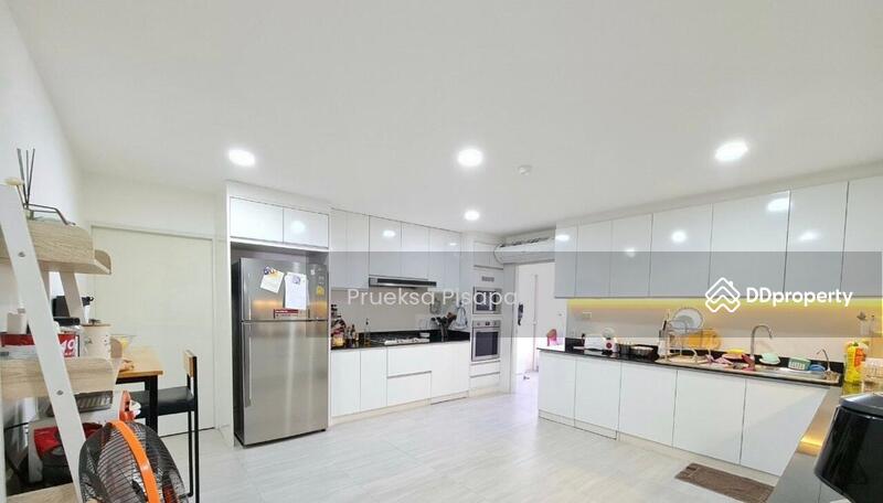 For Sale - Oriental Towers, Bangkok