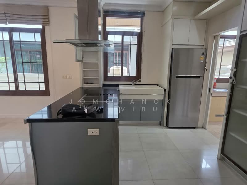 Narasiri Pattanakarn-Srinakarin, Bangkok, 878 Soi Srinakarin 20, Khlong Chan, Bang Kapi, Bangkok, 4 Bedrooms, 350 sqm, Single Detached House For Rent, by Jomchanok Aswavibul, 60161087 - DDproperty.com