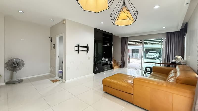 Patio Pattanakarn 38, Bangkok, Soi Phatthanakan 38 Phatthanakan Road, Suan Luang, Bangkok, 3 Bedrooms, 210 sqm, Townhouse For Sale, by Ponwimol Wipanarapai, 60162302 - DDproperty.com