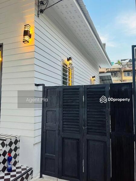 For Rent - Single house for rent near BTS Surasak (SPSAD3330), Bangkok
