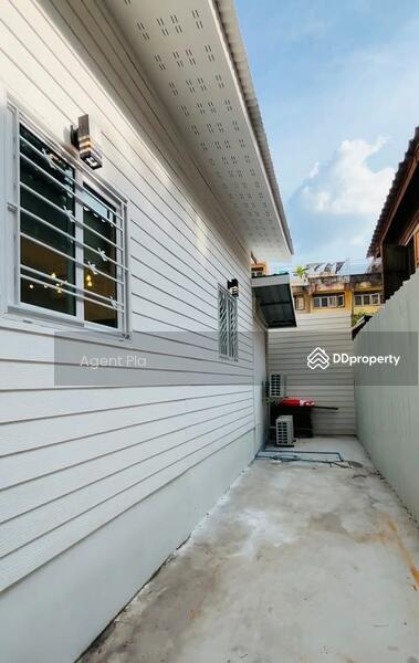 For Rent - Single house for rent near BTS Surasak (SPSAD3330), Bangkok