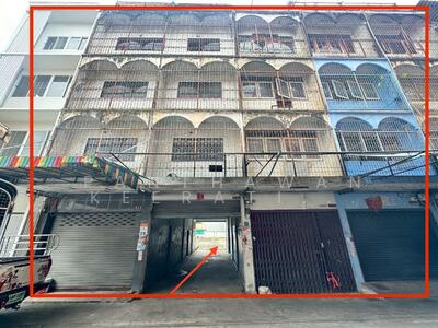 ขาย - อาคารพาณิชย์ 4 ชั้น 4 คูหา ซอยเจริญรัถ 8 ย่านคลองสาน วงเวียนใหญ่, กรุงเทพ