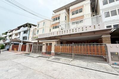 ขาย - Rueang Siri Village : หมู่บ้านเรืองศิริ, กรุงเทพ