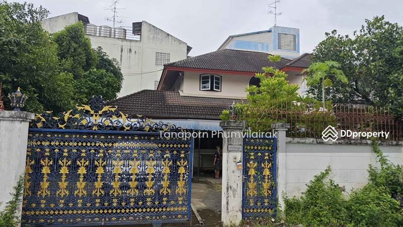 For Rent - 4-Bedroom House, Bangkok