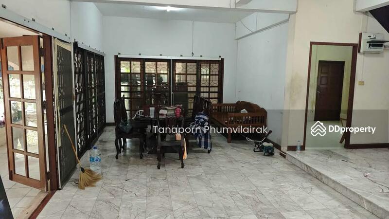 For Rent - 4-Bedroom House, Bangkok