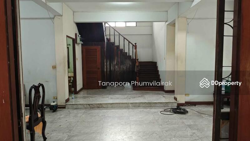 For Rent - 4-Bedroom House, Bangkok