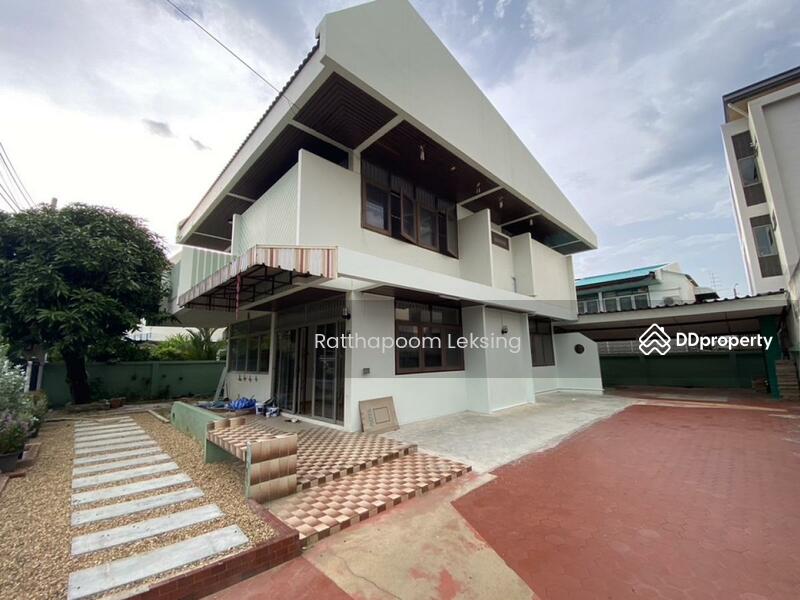 For Sale - 4-Bedroom House, Bangkok