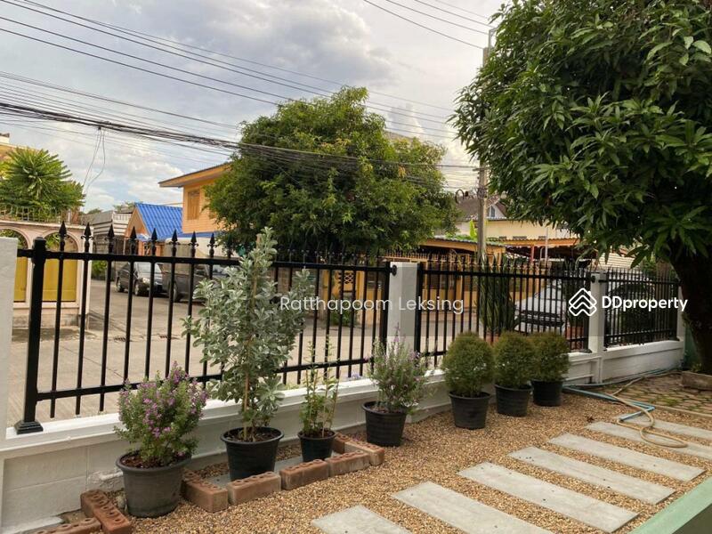 For Sale - 4-Bedroom House, Bangkok