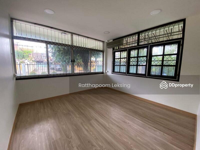 For Sale - 4-Bedroom House, Bangkok