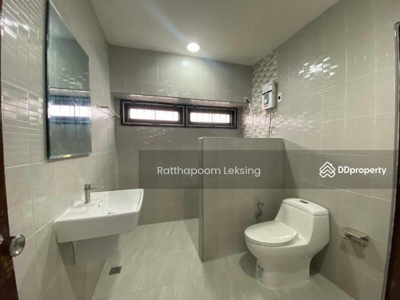 For Sale - 4-Bedroom House, Bangkok