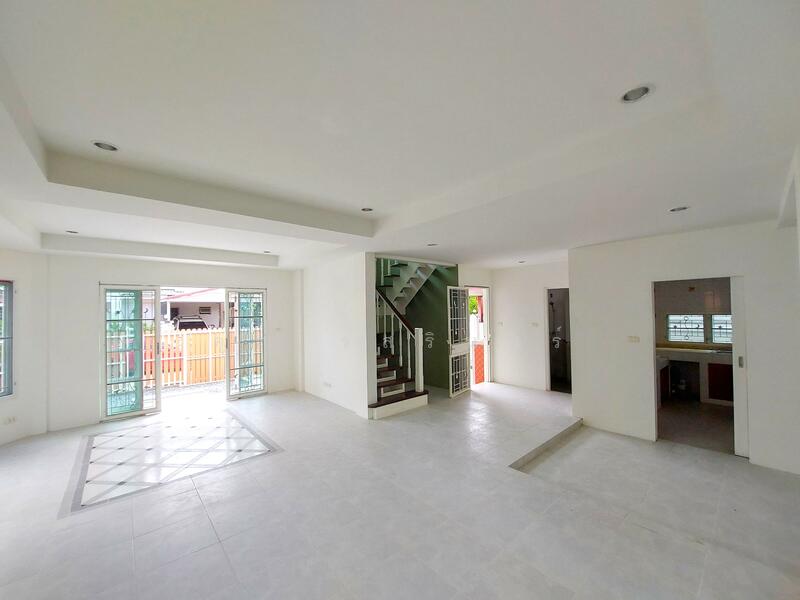 For Sale - Chaiyaphruek Soi Wat Lat Pladuk, Nonthaburi