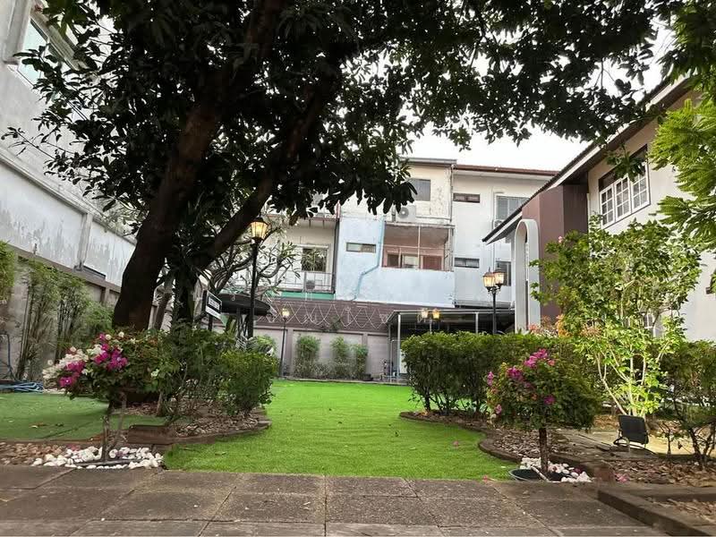Single house Ratchada-Suthisan, Bangkok, Samsen Nok, Huai Khwang, Bangkok, 5 Bedrooms, 400 sqm, Single Detached House For Rent, by ปรินทร์ญาดา ชิณโชติ, 60164817 - DDproperty.com