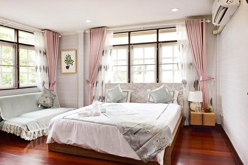 Single house Ratchada-Suthisan, Bangkok, Samsen Nok, Huai Khwang, Bangkok, 5 Bedrooms, 400 sqm, Single Detached House For Rent, by ปรินทร์ญาดา ชิณโชติ, 60164817 - DDproperty.com