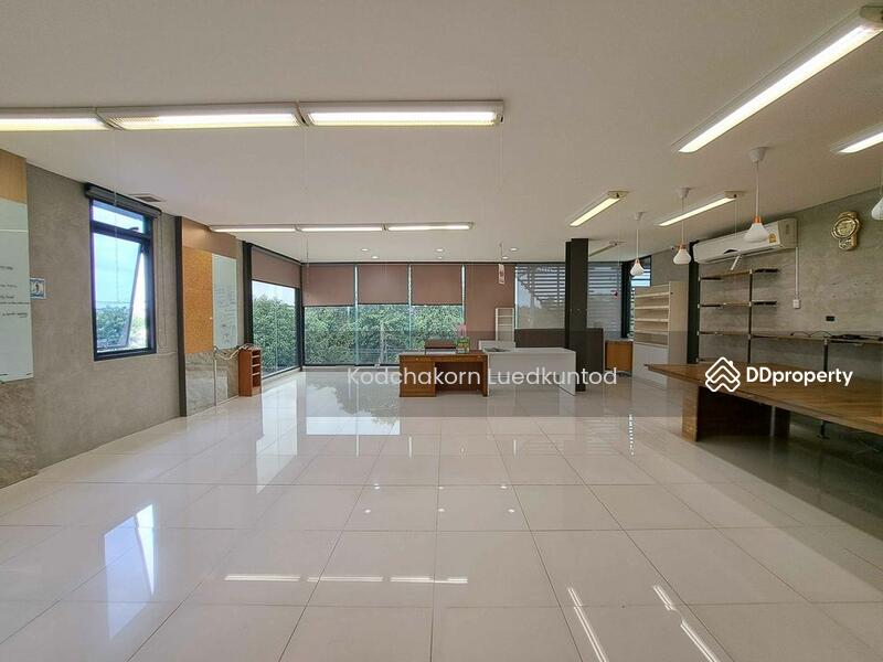 For Sale - 10-Bedroom House, Bangkok