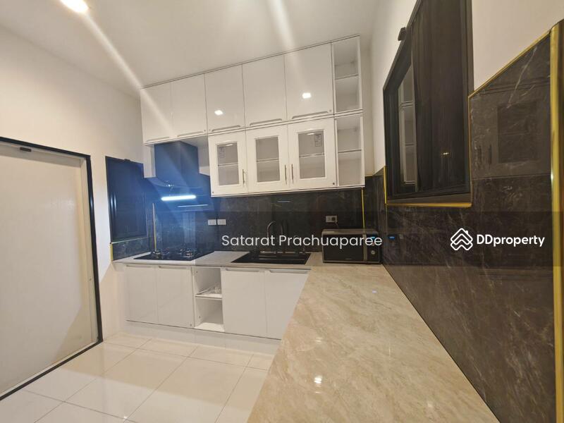 For Sale - Bangkok Boulevard Srinakarin-Bangna, Samut Prakan