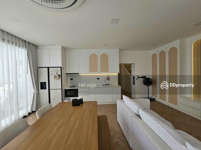 ให้เช่า - Nakarin Garden Village : หมู่บ้านนครินทร์การ์เด้น, กรุงเทพ
