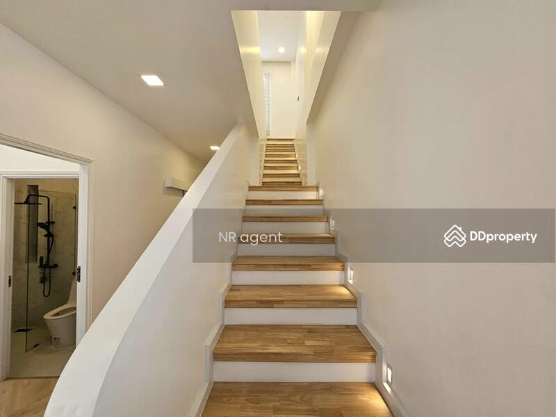 ให้เช่า - Nakarin Garden Village : หมู่บ้านนครินทร์การ์เด้น, กรุงเทพ