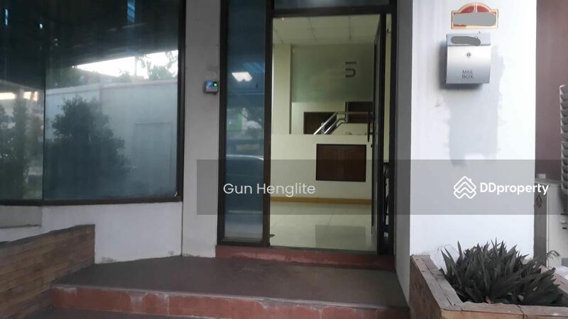 For Rent - 2-Bedroom Townhouse, Bangkok