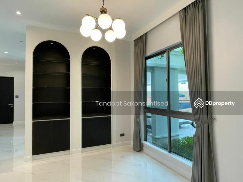For Rent - 4-Bedroom House, Bangkok