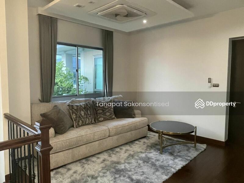 For Rent - 4-Bedroom House, Bangkok
