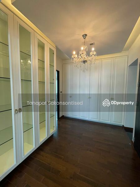 For Rent - 4-Bedroom House, Bangkok