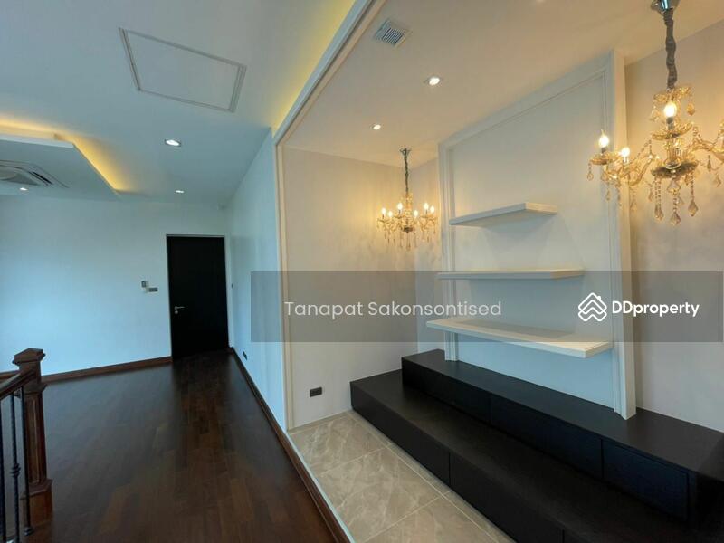 For Rent - 4-Bedroom House, Bangkok