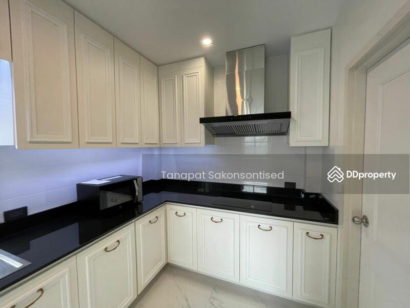 For Rent - 4-Bedroom House, Bangkok