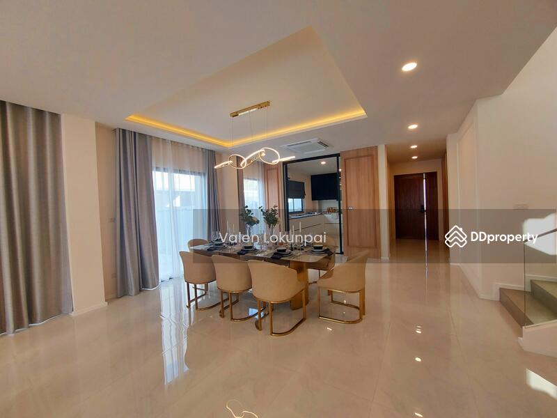 For Sale - 4-Bedroom House, Chiang Mai