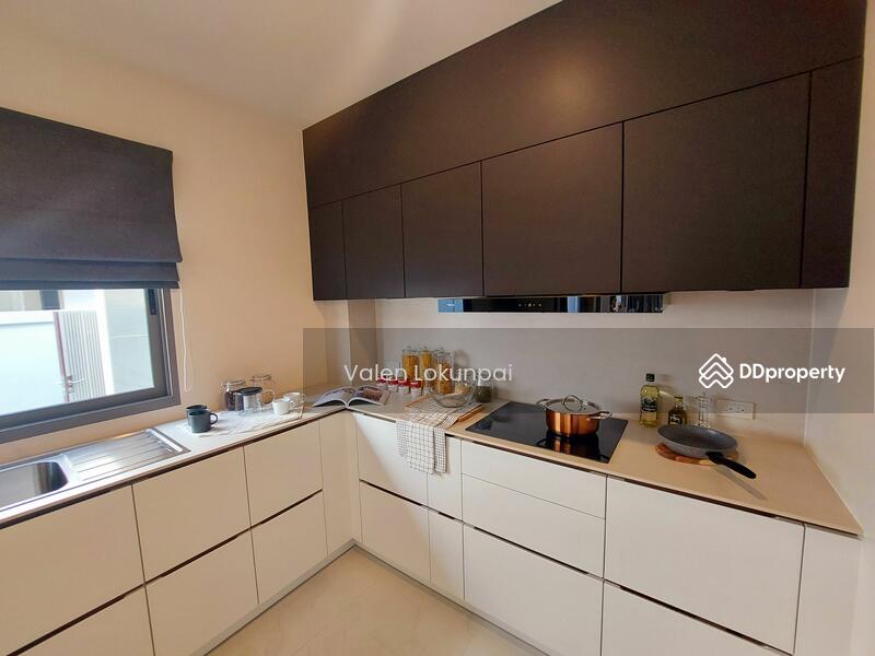 For Sale - 4-Bedroom House, Chiang Mai