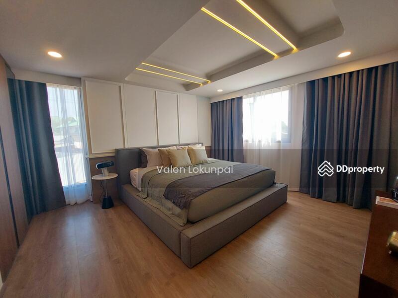 For Sale - 4-Bedroom House, Chiang Mai