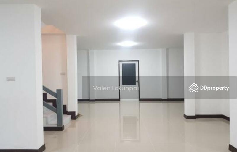 For Sale - 4-Bedroom House, Chiang Mai