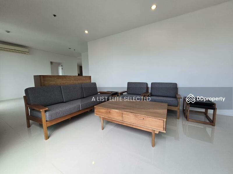 For Rent - Villa Asoke, Bangkok